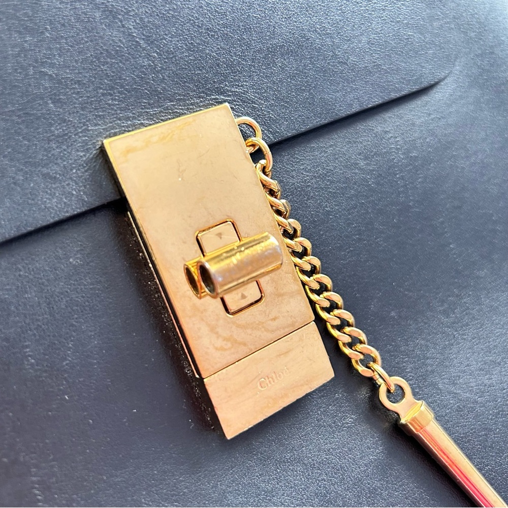 Chloe Medium Annie Shoulder Bag - Picture 3 of 16